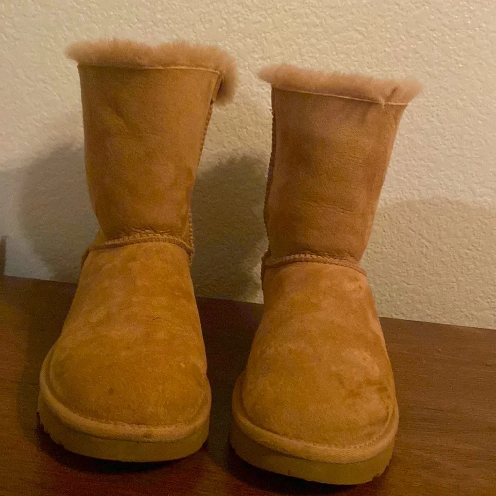 UGG boots size 8 women - Picture 1 of 4